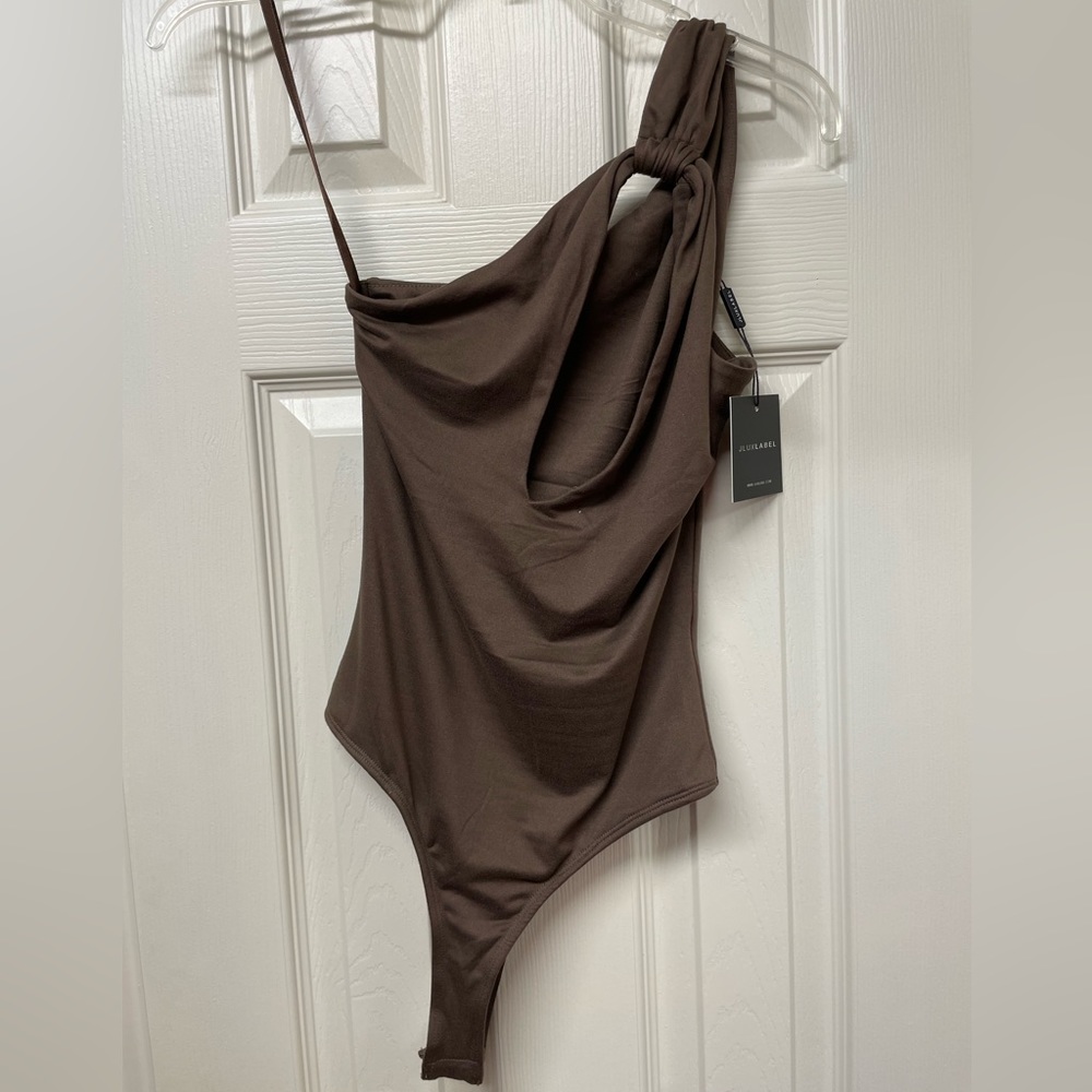 NWT JLUXLABLE one shoulder keyhole bodysuit - Picture 3 of 5